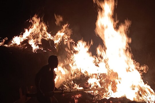 গাড়িতে