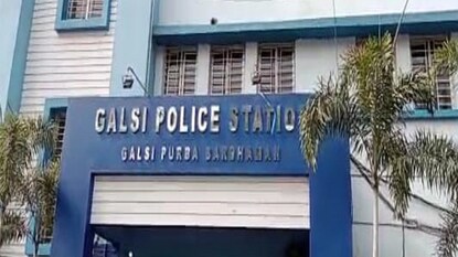 গ্যাসের ভর্তুকি দেওয়ার নাম করে এসেছিল ফোন, তারপর যা ঘটল! গ্যাসের ভর্তুকি দেওয়ার নাম করে এসেছিল ফোন, তারপর যা ঘটল!