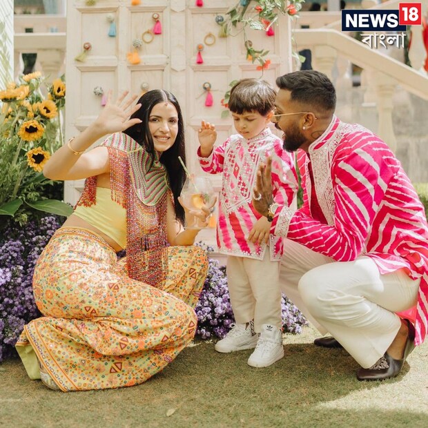 উদয়পুরে ১৪ ফেব্রুয়ারি খ্রীষ্টান মতে বিয়ে করেছিলেন হার্দিক। তার ঠিক ২ দিন পর বিয়ে করেছিলেন হিন্দু মতে।