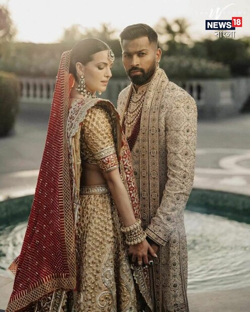 হিন্দু মতে বিয়ের ছবি সোশ্যাল মিডিয়ায় শেয়ার করে ক্যাপশনে হার্দিক পান্ডিয়া লিখেছেন &quot;এখন এবং সারাজীবন&quot;। হার্দিক ও নতাসাকে শুভেচ্ছা জানিয়েছেন তাদের ফ্যানেরা।
