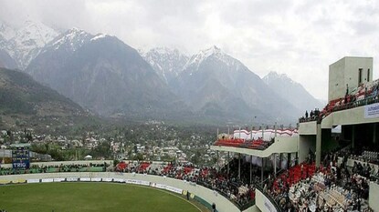 হিমাচল প্রদেশের ধরমশালার ক্রিকেট স্টেডিয়াম হিমাচল প্রদেশের ধরমশালার ক্রিকেট স্টেডিয়াম