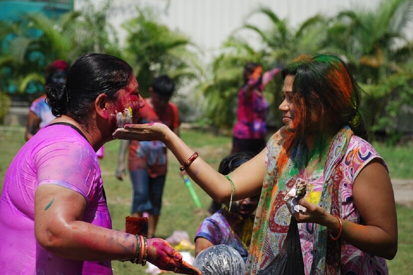 দোল ও হোলি উৎসবে উষ্ণ আবহাওয়া থাকবে। কলকাতার তাপমাত্রা ৩৫ ডিগ্রি সেলসিয়াস বা তার ওপরে থাকবে বলে অনুমান আবহাওয়াবিদদের। মার্চের শুরু থেকেই হাওয়া বদল। ক্রমশ বাড়বে তাপমাত্রা। দক্ষিণবঙ্গে বৃষ্টির সম্ভাবনা নেই। Photo- Representative 