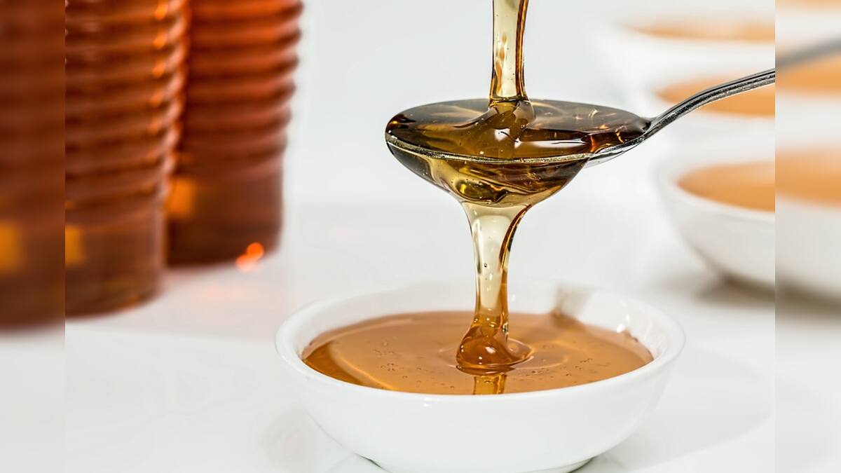 সব পচে, কিন্তু মধু থেকে যায় অনেকদিন সব পচে, কিন্তু মধু থেকে যায় অনেকদিন