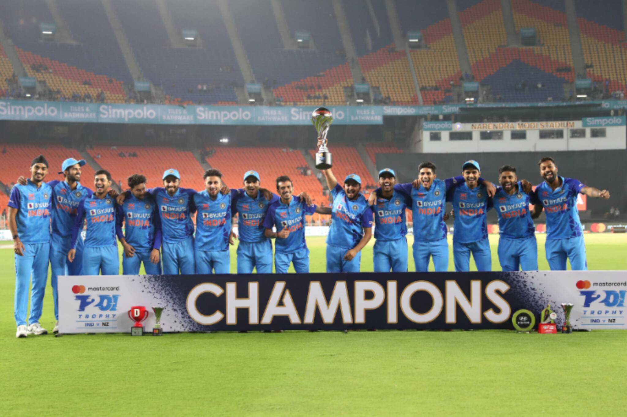 মোদির মাঠে নজির ভারতের, কিউই বধ করে ঝুলিতে একাধিক রেকর্ড