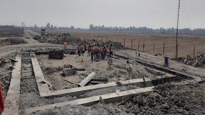 বিভিন্ন অসুবিধা সত্ত্বেও জিরিবাম-ইম্ফল নতুন লাইন রেলওয়ে প্রকল্পের কাজ এগিয়ে চলেছে তীব্র গতিতে বিভিন্ন অসুবিধা সত্ত্বেও জিরিবাম-ইম্ফল নতুন লাইন রেলওয়ে প্রকল্পের কাজ এগিয়ে চলেছে তীব্র গতিতে
