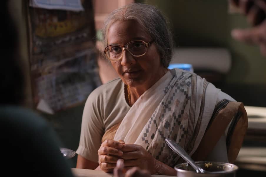 হইচইয়ের বেস্ট ওয়েব সিরিজ "ইন্দুবালা ভাতের হোটেল"! শুভশ্রী গঙ্গোপাধ্যায়ের অভিনয়ের কোন তুলনাই হবে না! অভিনেত্রীর প্রথম অভিনীত ওয়েব সিরিজ দেখে মুগ্ধ দর্শকরা 2 Indubala Bhaater Hotel: টলি ডিভা থেকে ৭৫ বছরের ইন্দুবালা, শুভশ্রীর মেকআপ নিয়ে কথা বললেন আর্টিস্ট সোমনাথ How Subhashree Ganguly becomes Indubala In the series Indubala Bhaater Hotel ...