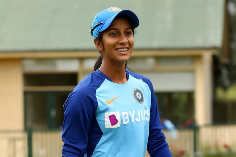 জেমাইমা রড্রিগেজ: ভারতীয় দলের ব্যাটিং লাইনআপে বড় ভরসার নাম জেমিমা রড্রিগেজ। মহিলা টি-২০ বিশ্বকাপের প্রথম ম্যাচেও পাকিস্তানের বিরুদ্ধে ম্যাচ উইনিং ইনিংস খেলেছেন তিনি। ২.২০ কোটিতে তাকে দলে নিয়েছে দিল্লি ক্যাপিটালস।