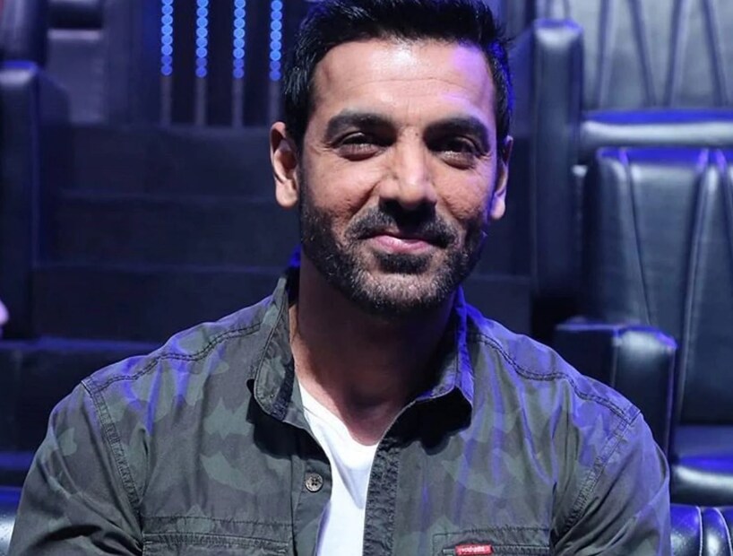নাম পরিবর্তনের এই তালিকায় রয়েছেন অভিনেতা জন আব্রাহামও। পরে তিনি নিজের নাম পরিবর্তন করে জন রাখেন। আর এই নামেই খ্যাতি লাভ করেছেন তিনি।