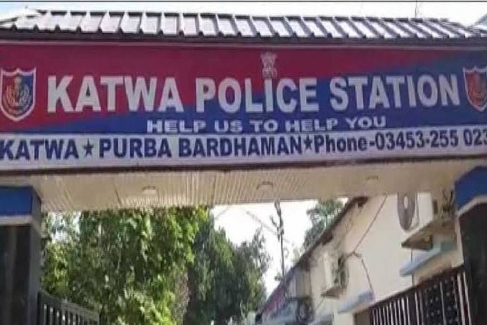 Crime News: ভক্ত সেজে ভিড়ের মধ্যে হাতসাফাই,সোনার চেন কাটতে গিয়ে হাতেনাতে পাকড়াও দুই মহিলা