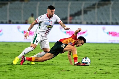 এভাবেই বারবার ডার্বিতে পিছিয়ে যাচ্ছে লাল হলুদ