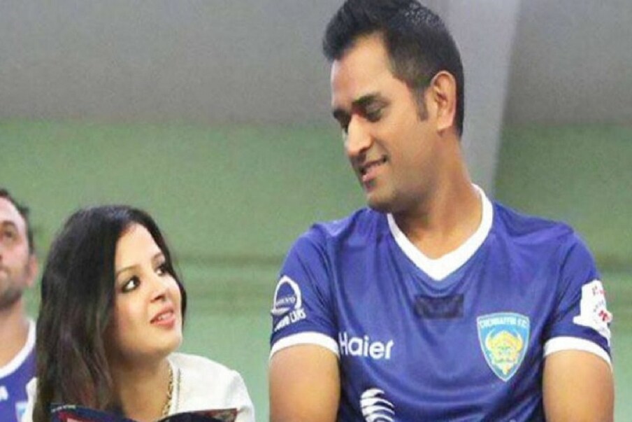  আন্তর্জাতিক ক্রিকেট থেকে অবসর নিয়েছেন। এবার আইপিএল থেকেও অবসর নেওয়ার সময় হয়ে গিয়েছে এম এস ধোনির।