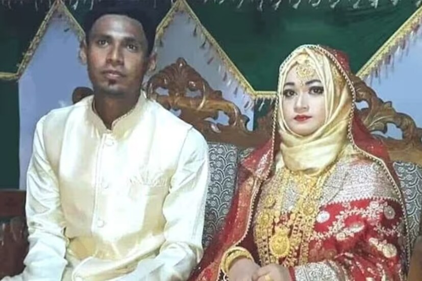 মুস্তাফিজুর রহমান- বাংলাদেশের পেসার মুস্তাফিজুর রহমান তার খুড়তুতো বোন সামিয়া পারভিন শিমুকে বিয়ে করেছেন। নিউজিল্যান্ডের ক্রাইস্টচার্চের গো’লাগু’লিতে ৪৯ জন নিরীহ মানুষ প্রা’ণ হা’রায়। এর পরের দিন ফিরেই বিয়ে করেছিলেন তিনি। মুস্তাফিজুর জানান, মন খারাপ হওয়ায় জন্যই তিনি বিয়ে করেন।
