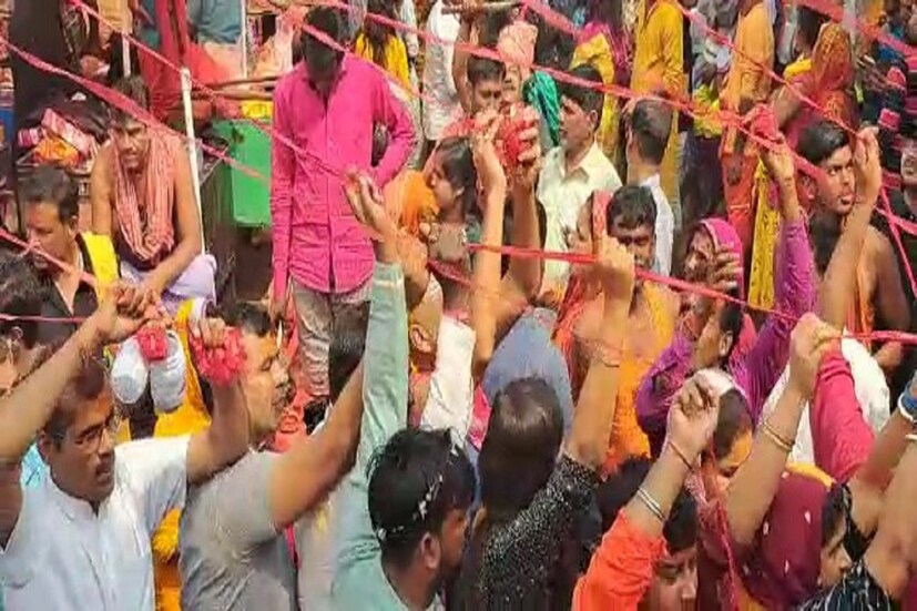 কথিত আছে এই মহা তিথিতে শিব এবং পার্বতীর বিবাহ হয়েছিল। স্বাভাবিকভাবেই গোটা দেশজুড়ে মহা শিবরাত্রি পালন করা হয় মহাসামারহে। তবে দেশজুড়ে যে দ্বাদশ জ্যোতির্লিঙ্গ রয়েছে, সেখানে শিবরাত্রি পালনের উন্মাদনা দেখা যায় তুঙ্গে।