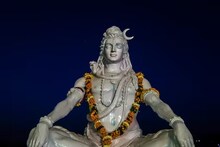 মহাশিবরাত্রিতে তৈরি হচ্ছে মহাযোগ! কোন রাশির জাতক-জাতিকারা বিশেষভাবে লাভবান হবেন?
