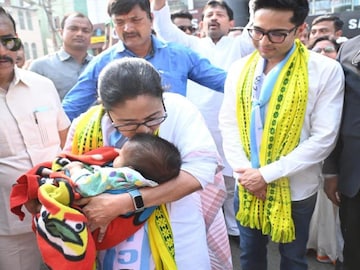 আজ থেকে তিন দিনের উত্তরবঙ্গ সফরে মুখ্যমন্ত্রী, দীর্ঘদিন পর পাহাড়ের বাসিন্দারা পেতে চলেছেন জমির পাট্টা