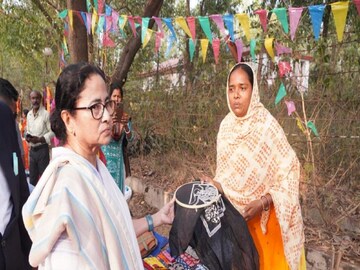 চার জেলার সরকারি পরিষেবা প্রদান অনুষ্ঠানেও যোগ দেওয়ার কথা মুখ্যমন্ত্রী মমতা বন্দ্যোপাধ্যায়ের