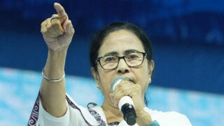 আক্রমণ করলেন মমতা