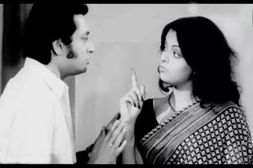 ‘বেশ করেছি প্রেম করেছি, করবই তো’! এক মিষ্টি মেয়ে ছাদে ঘুরে ঘুরে গাইছেন। আর তরুণ রঞ্জিত মল্লিক জানলা দিয়ে মুগ্ধ হয়ে দেখছেন। সিনেপ্রেমী বাঙালির কাছে অত্যন্ত পরিচিত এক দৃশ্য। কিংবা হাতে ঝাঁটা নিয়ে নেচে নেচে ‘মার ঝাড়ু মার ঝাড়ু’। কালজয়ী এই সব সিনেমার সঙ্গেই জড়িয়ে রয়েছে একটি নাম, মিঠু মুখোপাধ্যায়।