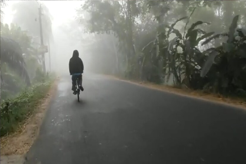 *আজ ৮ ফেব্রুয়ারি। ভোর থেকেই শীতলতার স্পর্শ বেশ স্পষ্টই বাঁকুড়ায়। আজ সর্বনিম্ন তাপমাত্রা সামান্য বেড়ে ১৫ ডিগ্রি সেলসিয়াস। ৬ঃ০৬ বেজে সূর্যোদয় হয়েছে। আকাশও বেশ পরিষ্কার। রাতের দিকে শীত অনুভূত হলেও দিনের বেলায় স্পষ্ট বোঝা যাচ্ছে আগমনী গ্রীষ্মের কড়াল দৃষ্টি। প্রতীকী ছবি।   