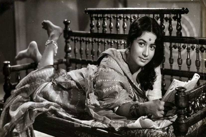 এই সাফল্যের গল্পের মধ্যে একজন মানুষ ছিলেন যিনি নন্দাকে খুব ভালোবাসতেন।তিনি বলিউডের ফেমাস পরিচালক ছিলেন মনমোহন দেশাই। বলিউডের গসিপে কান পাতলে শোনা যায় মনমোহন দেশাই নন্দাকে মন থেকে ভালোবাসতেন। তবে তাদের মনের কথা বলতে পারেননি।