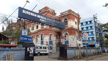 চিকিৎসকরা বলছেন, ভাইরাস জনিত কারণেই এই সময় সমস্যায় পড়ছেন ছোট বড় সকলেই