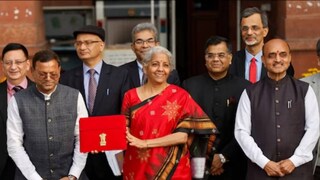 কেন্দ্রীয় অর্থমন্ত্রী নির্মলা সীতারামনের হ্যান্ডলুম শাড়িপ্রীতির কথা বহুচর্চিত