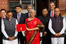 লাল কালো যুগলবন্দিতে জ্যামিতিক নক্সা, দক্ষিণী শাড়িতে বাজেট পেশ অর্থমন্ত্রীর