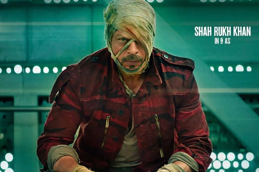 আপাতত 'জওয়ান'-এর শ্যুট নিয়ে ব্যস্ত শাহরুখ। আতলি পরিচালিত এই ছবিতে আরও একবার অ্যাকশন হিরোর ভূমিকায় দেখা যাবে। শাহরুখের সঙ্গে এই ছবিতে দেখা যাবে নয়নতারাকে। 