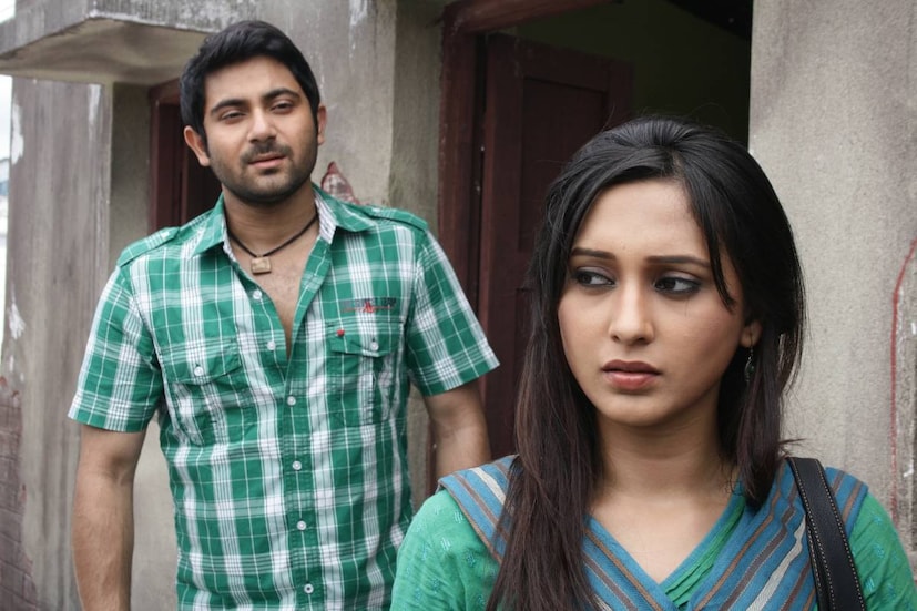 বোঝে না সে বোঝে না  চার চরিত্রের এই প্রেমের আখ্যান আজও দর্শক-মনের অনেকটা দখল করে রয়েছে। ছবিটির শেষ দৃশ্যে আজও চোখে জল আসে অনেকের। রাজ পরিচালিত 'বোঝে না সে বোঝে না' এক দশক পরেও একই রকম জনপ্রিয়।
