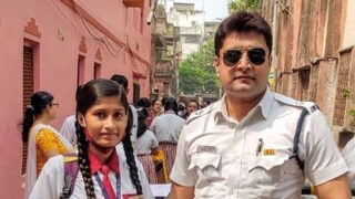 তাঁর জন্যই নির্দিষ্ট সময়ে পৌঁছে নির্বিঘ্নে পরীক্ষা দিতে পারল ওই ছাত্রী