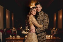 চোখে চোখে অপলক মুহূর্ত থেকে মায়ের আদর, রইল কিয়ারা-সিদ্ধার্থর বিয়ের না দেখা ছবি