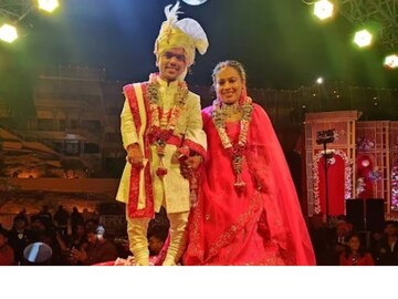 সামাজিক মাধ্যমে ভাইরাল তাঁদের বিয়ের ভিডিও