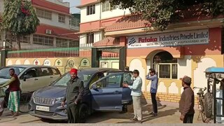 পতাকা গোষ্ঠীর বিড়ি ফ্যাক্টরিতে তল্লাশি চালান আয়কর দফতরের আধিকারিকরা