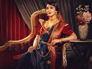 বিনোদিনী দাসীর লুকে রুক্মিণী মৈত্র