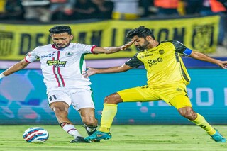 বারবার এভাবেই আটকে গেলেন 
মনবীর