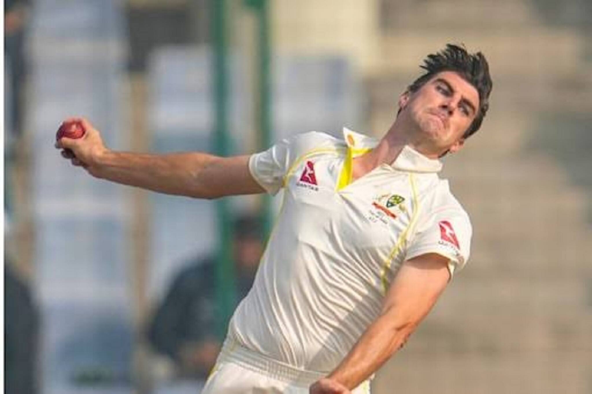 মার খাওয়ার ভয়ে নিজে কম বল করছে কামিন্স, অজি অধিনায়ককে আক্রমণ বর্ডারের