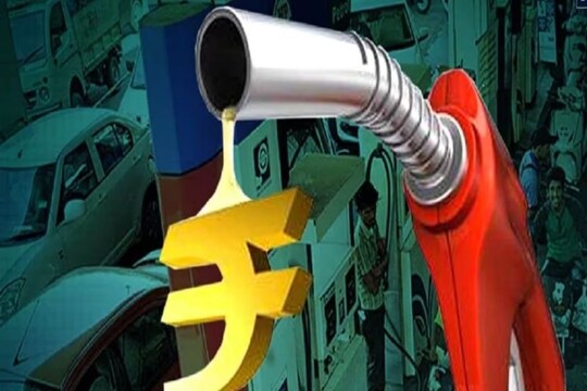 ফের খানিকটা বাড়ল অশোধিত তেলের দাম! কলকাতায় পেট্রোল ডিজেলের দাম কত যাচ্ছে জেনে নিন