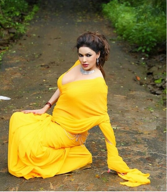 এর পর প্রযোজনার জগতেও হাত পাকানোর চেষ্টা করেন তিনি। তাঁকে পরবর্তীতে অক্ষয় কুমার অভিনীত ‘ওহ মাই গড’ ছবিতে সাধ্বীর ভূমিকায় দেখা গিয়েছিল তাঁকে। 