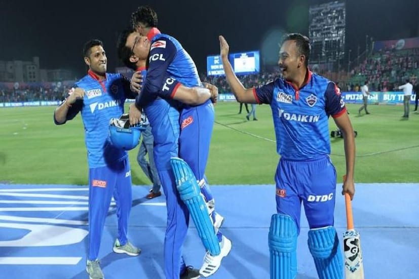 তবে এই আইনি প্রক্রিয়া, তাঁর বিরুদ্ধে ওঠা অভিযোগ সব কিছু এখন দূরে সরিয়ে রেখে ২৩ বছর বয়সী পৃথ্বী আইপিএলের আসন্ন সংস্করণের অধীনে আয়োজিত দিল্লি ক্যাপিটাল্সের প্রি-ক্যাম্পে যোগ দিয়েছেন। আইপিএলে দিল্লির হয়ে ওপেন করতে দেখা যাবে পৃথ্বীকে।  তিনি টিম ইন্ডিয়ার বাইরে।আইপিএলের আসন্ন মরশুমের জন্য, প্রায় সমস্ত ফ্র্যাঞ্চাইজিই দেশের বিভিন্ন শহরে তাদের প্রিকন্ডিশানিং ক্যাম্প চালাচ্ছে৷ Photo- File 