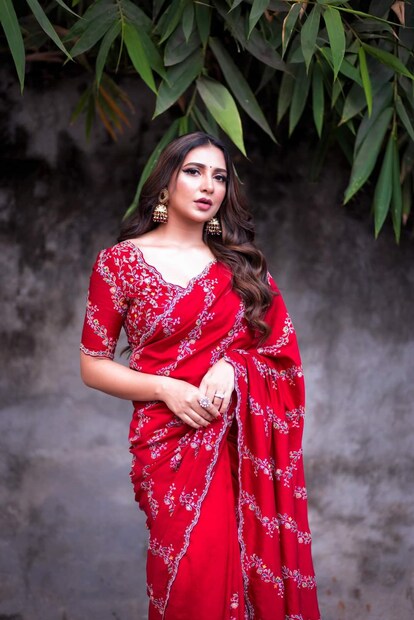 টালিগঞ্জের অন্যতম মোহময়ী নায়িকা শুভশ্রী গঙ্গোপাধ্যায়ের সঙ্গে ঘর বাঁধার পাঁচ বছর হয়েছে রাজের ৷ তাঁদের একমাত্র পুত্র ইউভানেরও বয়স প্রায় আড়াই বছর ৷ ছবি সৌজন্যে ফেসবুক ৷ 