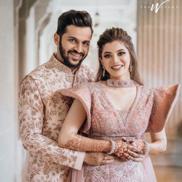 শার্দুল ও মিতালির সম্পর্ক খুবই সুন্দর। একাধিকবার রোমান্টিক মুডেও ধরা দিয়েছেন তারা। আরসিবির বিরুদ্ধে শার্দুলের ইনিংসের পর শার্দুলকে শুভেচ্ছাও জানিয়েছেন মিতালি।