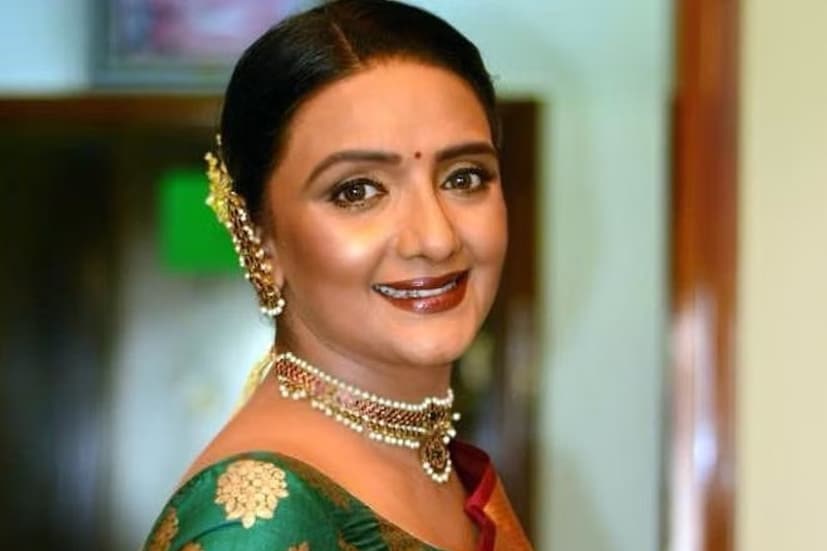 বড়পর্দায় সরোজিনী নাইডুর ভূমিকায় অভিনয় করতে দেখা যাবে শান্তিকে। সেই প্রসঙ্গে এক সাক্ষাৎকারেই অভিনয় ছেড়ে দেওয়া এবং ব্যক্তিজীবন নিয়ে কথা বলেন অভিনেত্রী।