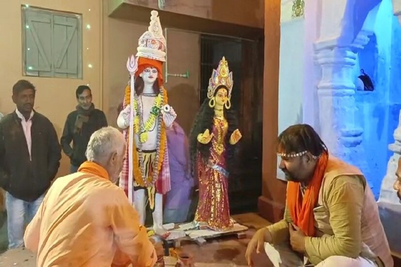 বর যাত্রীদের শোভাযাত্রা পানাগড়ের দার্জিলিং মোড় সংলগ্ন উড়িয়া বাবার মন্দিরে এসে পৌঁছালে, সেখানেই হিন্দু শাস্ত্র মতে শিব পার্বতীর বিয়ের অনুষ্ঠান হয়।
