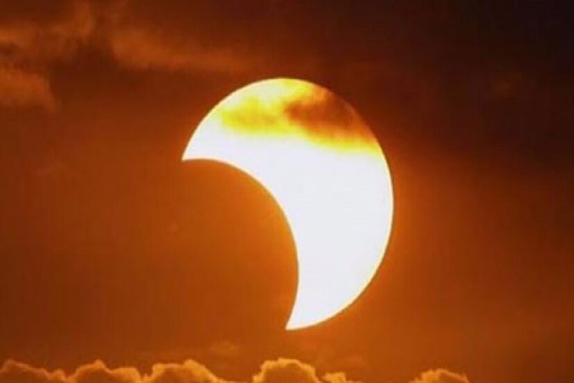 Solar Eclipse 2023: বৈদিক শাস্ত্র অনুযায়ী সূর্যগ্রহণ ও চন্দ্রগ্রহণ অত্যন্ত গুরুত্বপূর্ণ অনুযায়ী গ্রহণের সময়ে বাড়িতে এমন কিছু কাজ করলেই মা লক্ষ্মীর কৃপাবৃষ্টি হবে অতি সহজেই ৷ প্রতীকী ছবি ৷