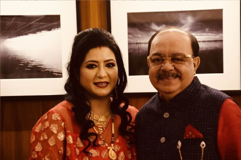 *প্রেমের দিনে তাঁরা কী করলেন, কীভাবে মেয়ে মহুলকে নিয়ে সময় কাটালেন, বাড়ির পুজো কেমন কাটল সেই সবকিছুর ঝলক সোশ্যাল মিডিয়ায় শেয়ার করে নিয়েছেন বৈশাখী বন্দ্যোপাধ্যায় নিজেই। ছবিঃ ফেসবুক।