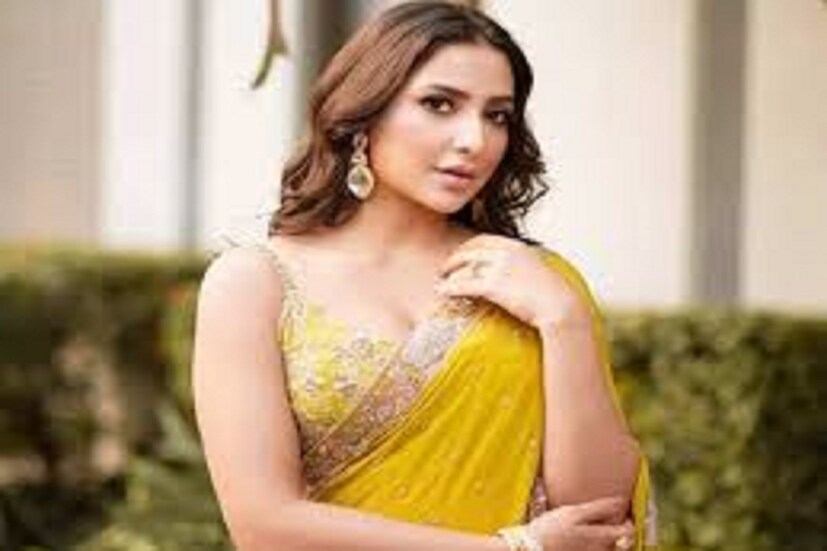 ভালবেসে ২০১৮-র ১১ মে বিয়ে করেন রাজ চক্রবর্তীকে ৷ বাঙালি মতে শাস্ত্রমতে শুভশ্রী গঙ্গোপাধ্যায়ের সঙ্গে বিয়ে হয় পরিচালক তথা বারাকপুরের বিধায়ক রাজ চক্রবর্তীর ৷ ফাইল ছবি ৷