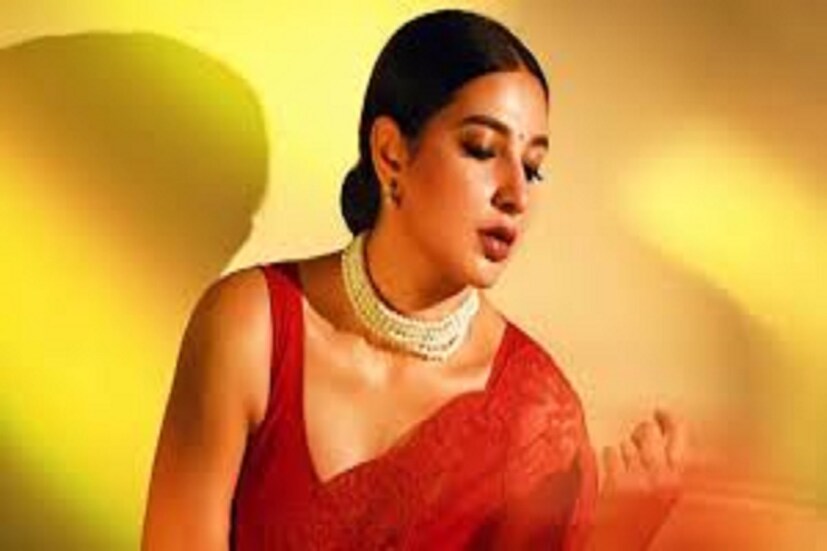 নিজের মেয়ের মতই শুভশ্রীকে ভালবাসেন তিনি, বিয়ের পর থেকে শুভশ্রীর জীবনে বড় পরিবর্তন রান্নাঘরে ঢুকতেই হয়না শুভশ্রীকে ৷ ফাইল ছবি ৷