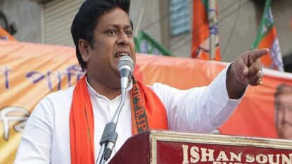 লক্ষ্য তৃণমূলের মহিলা ভোটব্যাঙ্ক, ‘বিজেপি ক্ষমতায় এলেই ৫০০ নয়, লক্ষ্মীর ভান্ডারে ৩০০০ টাকা...’ ঘোষণা সুকান্ত মজুমদারের লক্ষ্য তৃণমূলের মহিলা ভোটব্যাঙ্ক, ‘বিজেপি ক্ষমতায় এলেই ৫০০ নয়, লক্ষ্মীর ভান্ডারে ৩০০০ টাকা...’ ঘোষণা সুকান্ত মজুমদারের