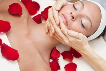 রোজ ডে থেকে ভ্যালেন্টাইন্স ডে ডেটে যাবার আগে ভরসা সেই গোলাপেই