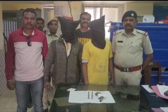 গভীর রাতে উদ্ধার আগ্নেয়াস্ত্র! দুই সমাজ বিরোধীকে গ্রেফতার করল পুলিশ